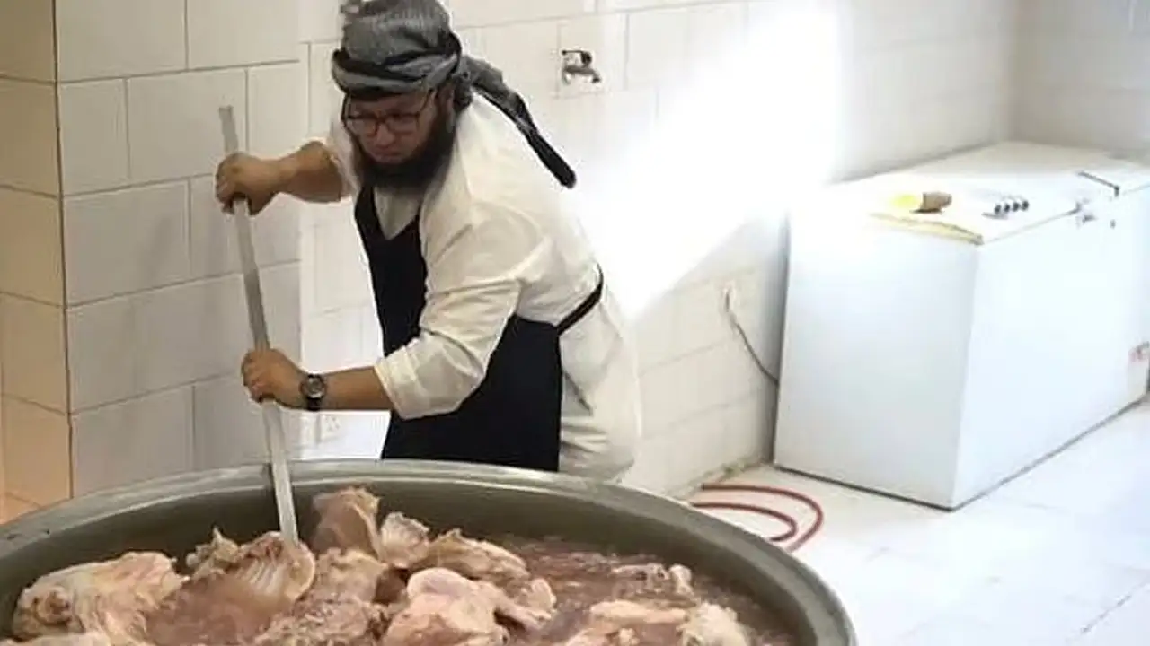 الطاهي محمد الحارثي يروي قصة أصعب يوم واجهه في المطبخ يوم عرفة